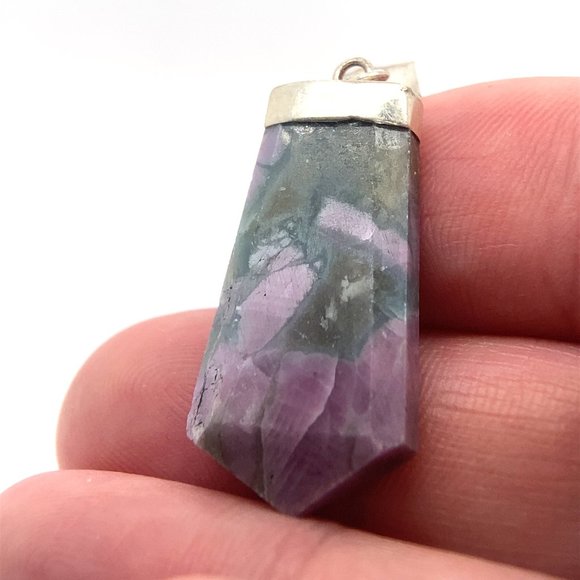 Ruby In Zoisite 27.75ct Solid 925 Sterling Silver Pendant - Picture 1 of 6